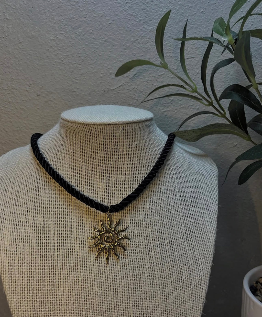 Sun Choker