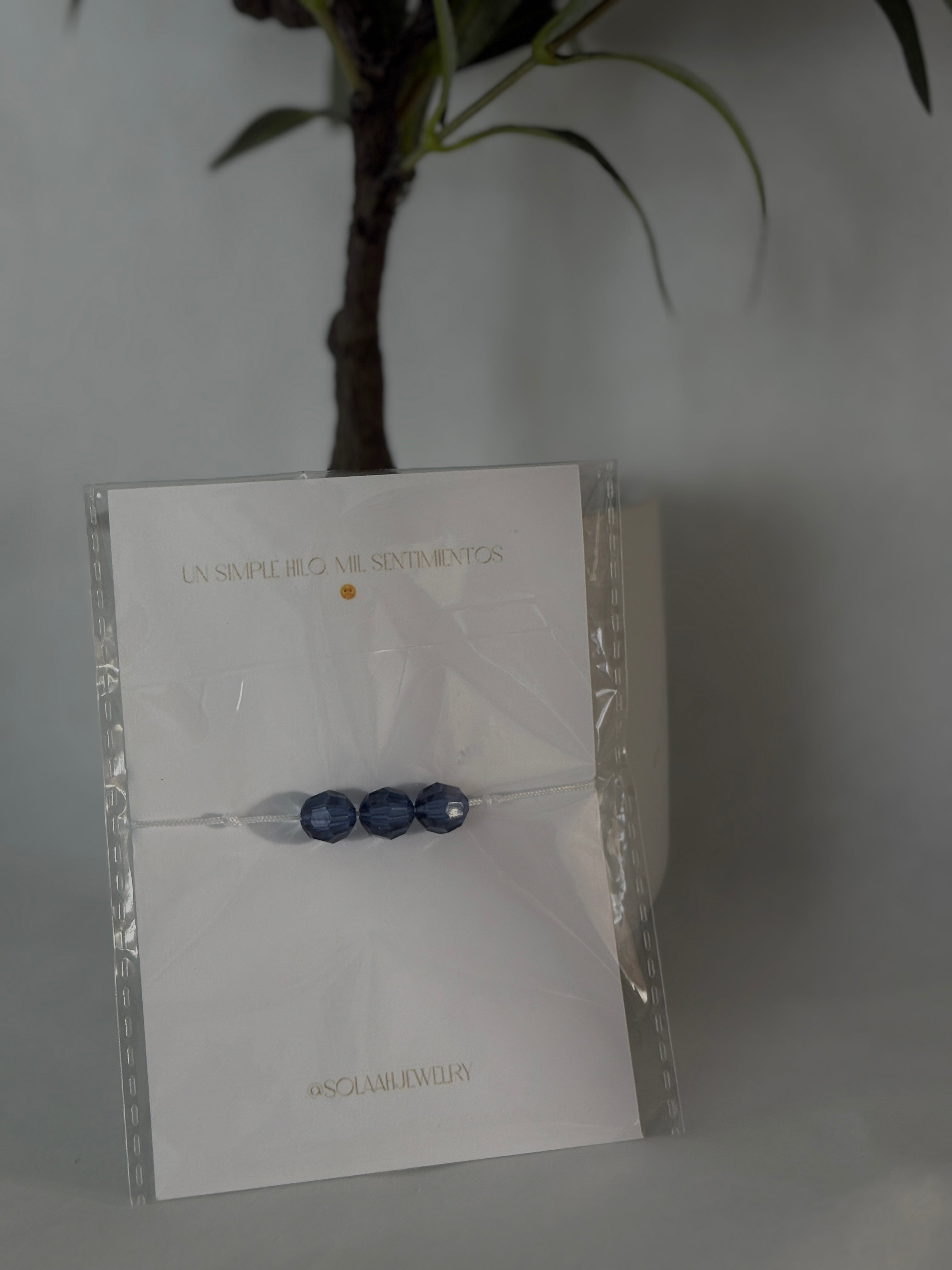 Pulsera en hilo de cristales